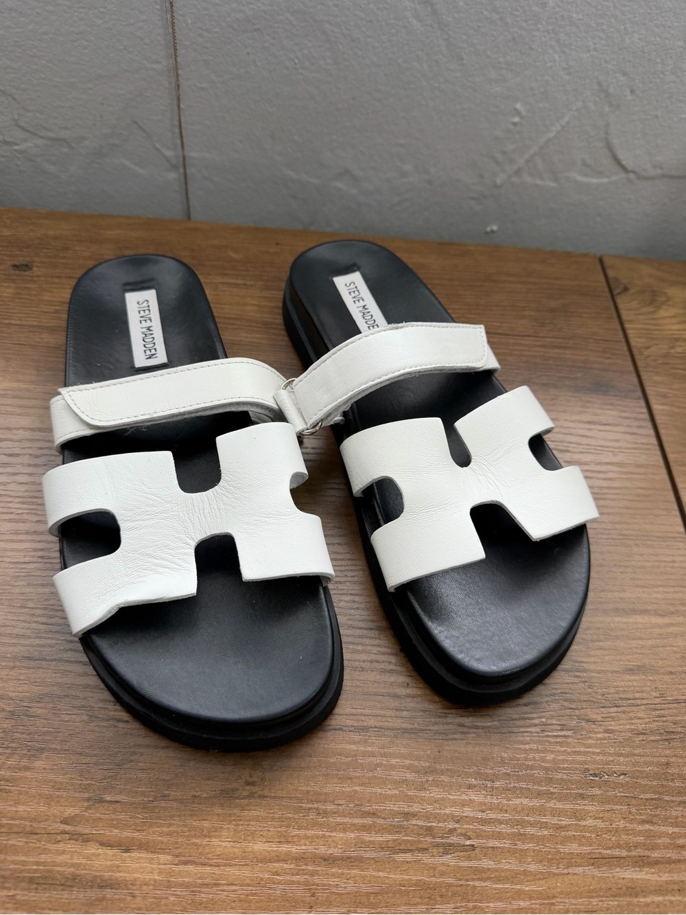 Steve Madden White Leather Slide Sandals with Black Footbed 8